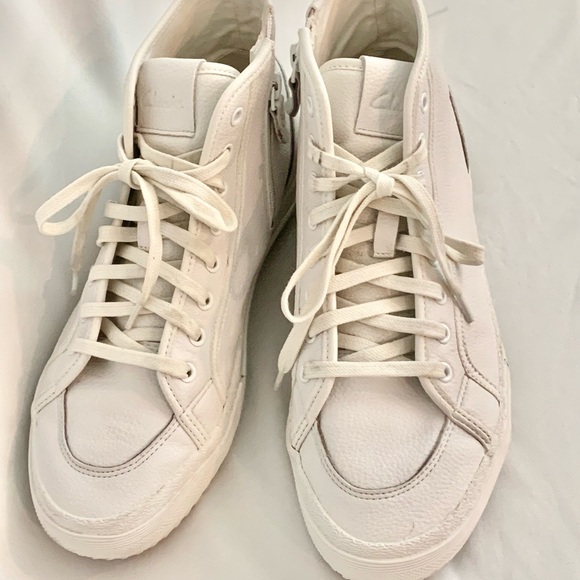 Clark’s size 9 Roxby Hi White lace up leather high top sneakers with side zip - Picture 5 of 7